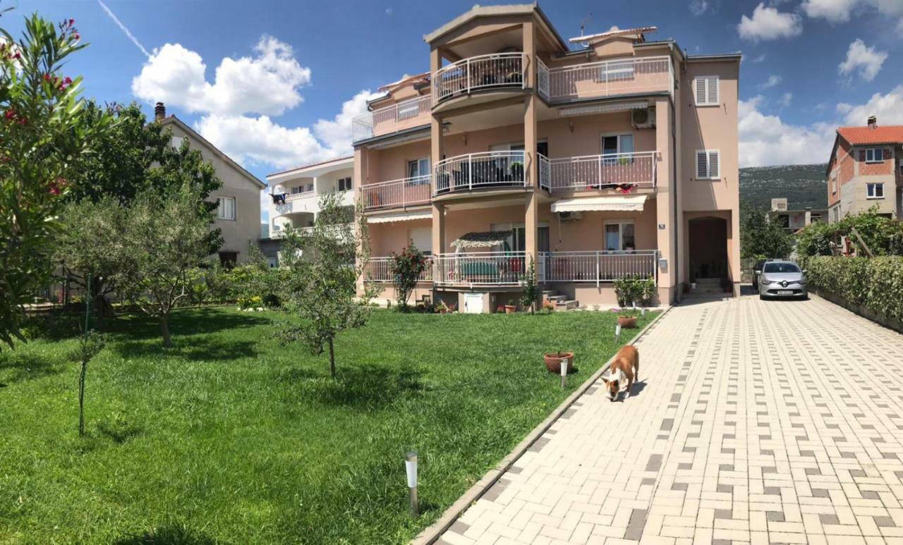 Apartment Aurora Каштела Экстерьер фото